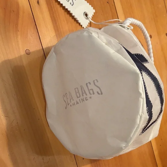 Sea Bags White and Black Anchor Tote - Picture 2 of 5